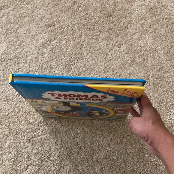 Book for little kids. Look and find books. EUC. Thomas and friends - Picture 9 of 10